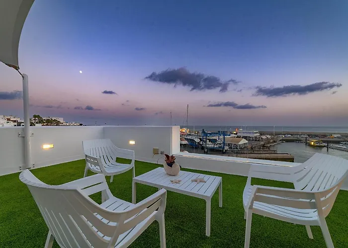 Vista al Muelle by HH